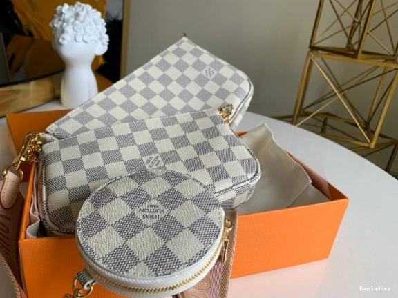 Cheap LOUIS MULTI POCHETTE ACCESSOIRES VUITTON 0822
